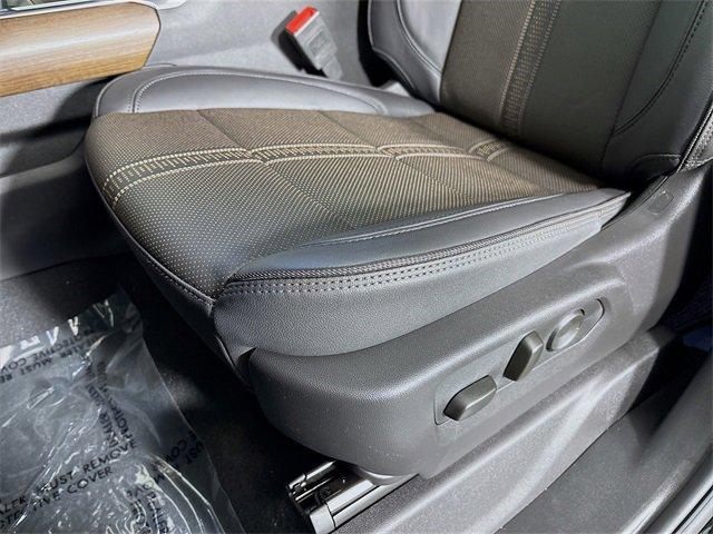2025 Chevrolet Silverado 1500 Vehicle Photo in PUYALLUP, WA 98371-4149