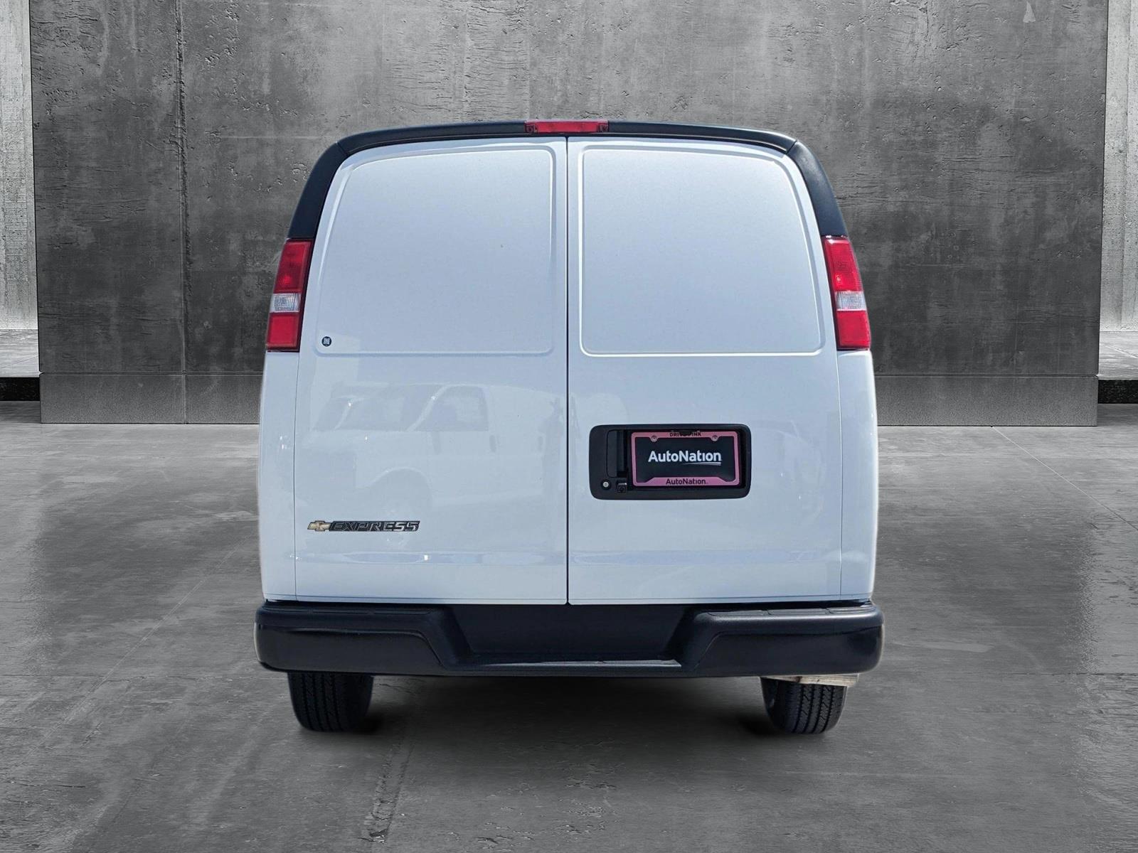 2025 Chevrolet Express Cargo 2500 Vehicle Photo in MIAMI, FL 33172-3015
