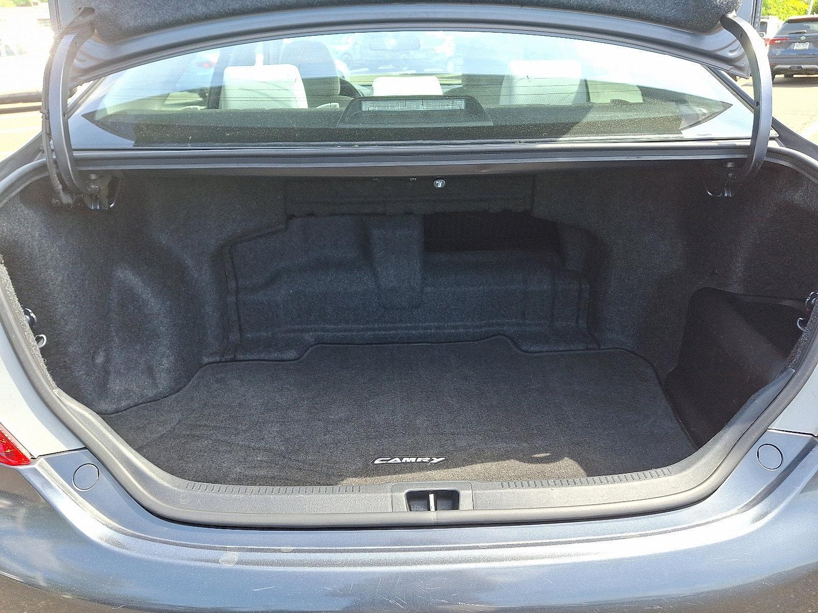 2013 Toyota Camry Hybrid Vehicle Photo in Trevose, PA 19053