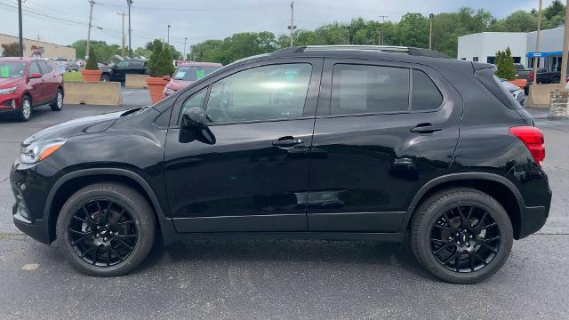 2022 Chevrolet Trax Vehicle Photo in MOON TOWNSHIP, PA 15108-2571
