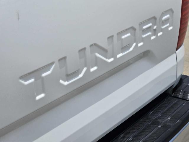 2014 Toyota Tundra 4WD Truck Vehicle Photo in DENTON, TX 76210-9321