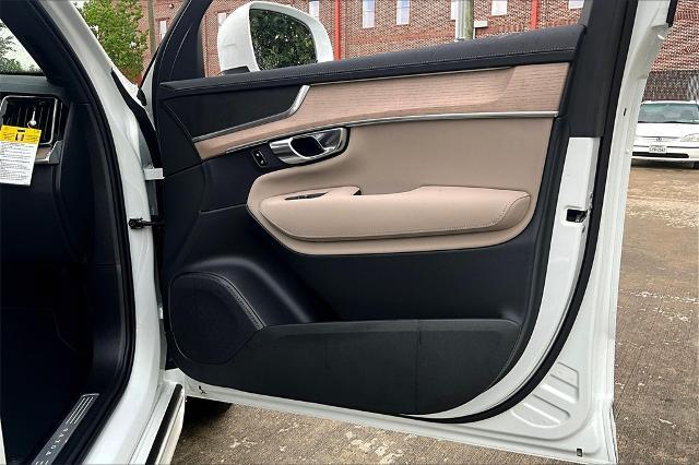 2026 Volvo XC90 Vehicle Photo in Houston, TX 77007