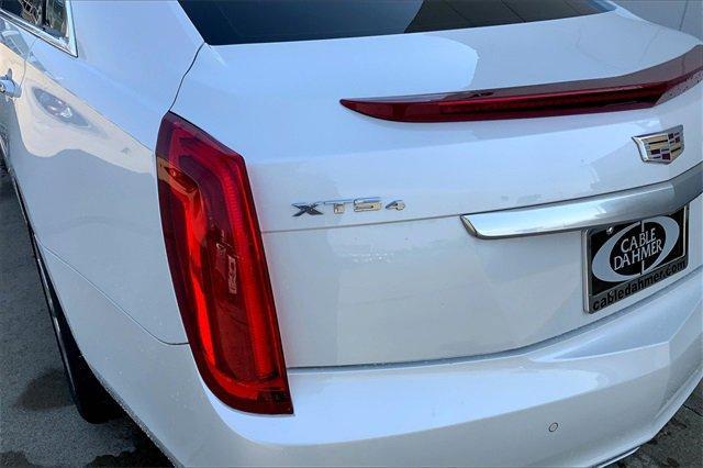 2016 Cadillac XTS Vehicle Photo in TOPEKA, KS 66609-0000