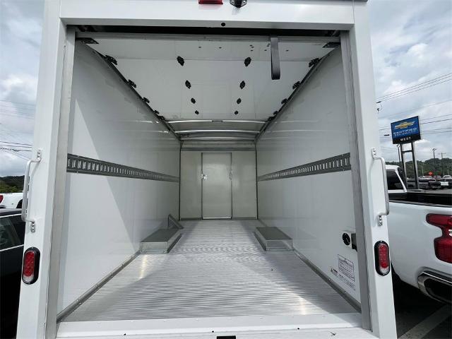2024 Chevrolet Express Cutaway 3500 Vehicle Photo in ALCOA, TN 37701-3235