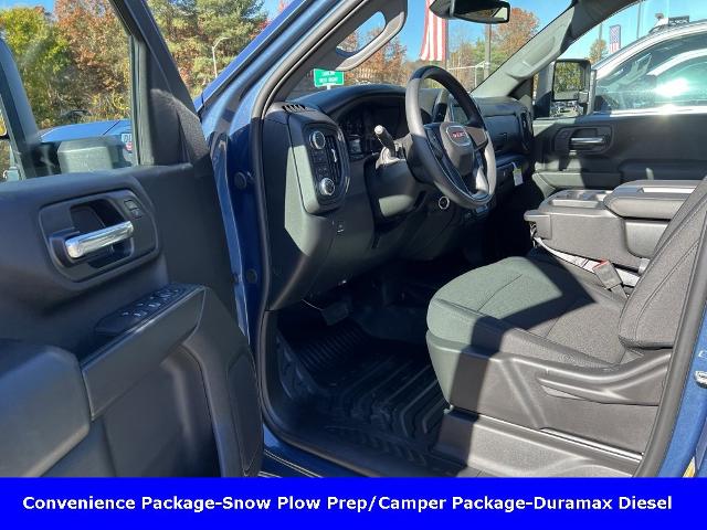 2025 GMC Sierra 3500HD Vehicle Photo in CHICOPEE, MA 01020-5001