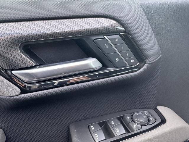 2025 Chevrolet Silverado 1500 Vehicle Photo in GARDNER, MA 01440-3110