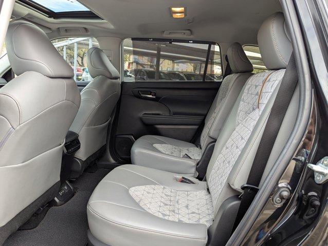 2023 Toyota Highlander Vehicle Photo in San Antonio, TX 78230