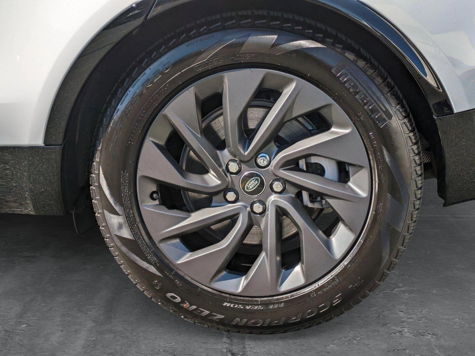 2024 Land Rover Discovery Vehicle Photo in Bethesda, MD 20852