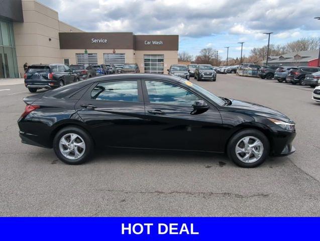 2021 Hyundai ELANTRA Vehicle Photo in Merrillville, IN 46410