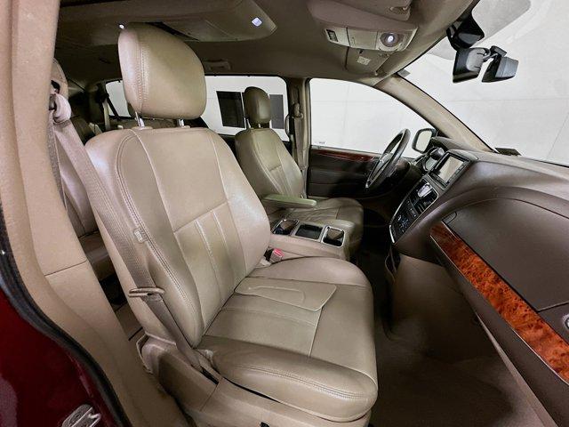 2012 Chrysler Town & Country Vehicle Photo in Doylsetown, PA 18901