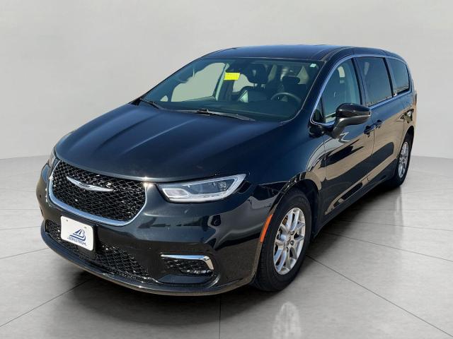 2023 Chrysler Pacifica Vehicle Photo in Kaukauna, WI 54130