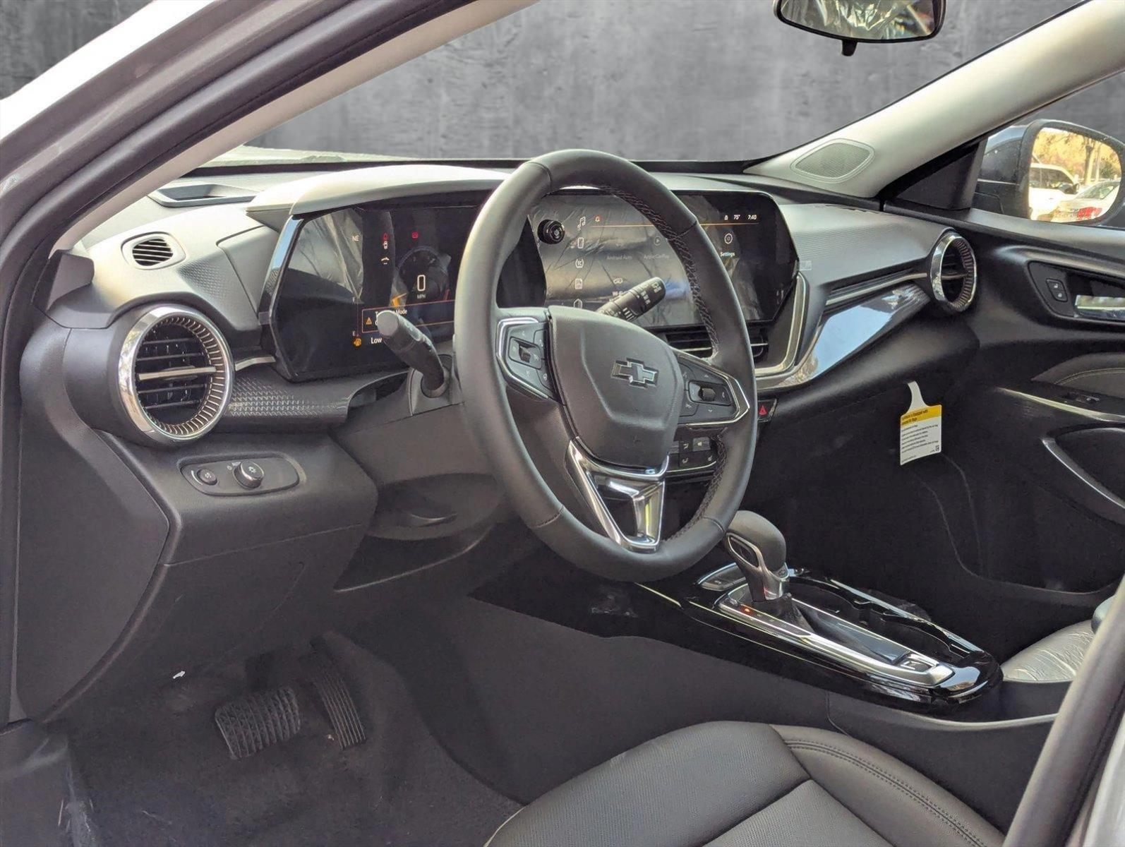 2025 Chevrolet Trax Vehicle Photo in GREENACRES, FL 33463-3207