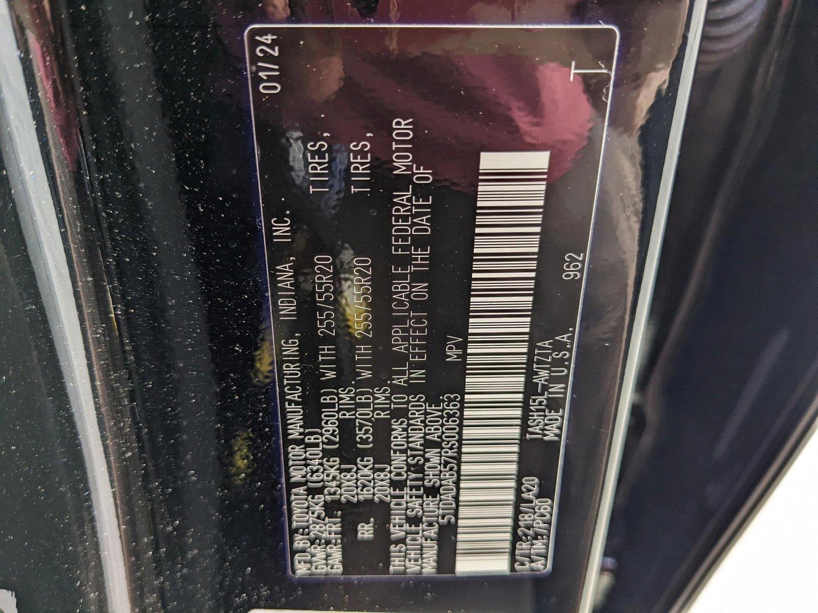 2024 Toyota Grand Highlander Vehicle Photo in Davie, FL 33331