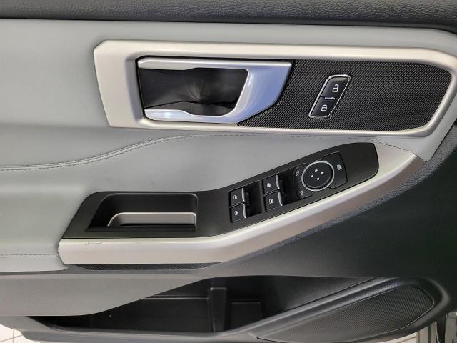 2023 Ford Explorer Vehicle Photo in Neenah, WI 54956