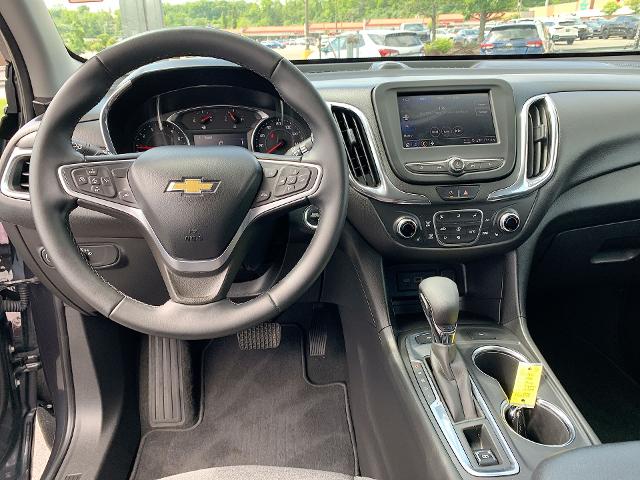 2023 Chevrolet Equinox Vehicle Photo in MOON TOWNSHIP, PA 15108-2571