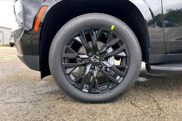 2025 Chevrolet Suburban Vehicle Photo in KANSAS CITY, MO 64114-4502