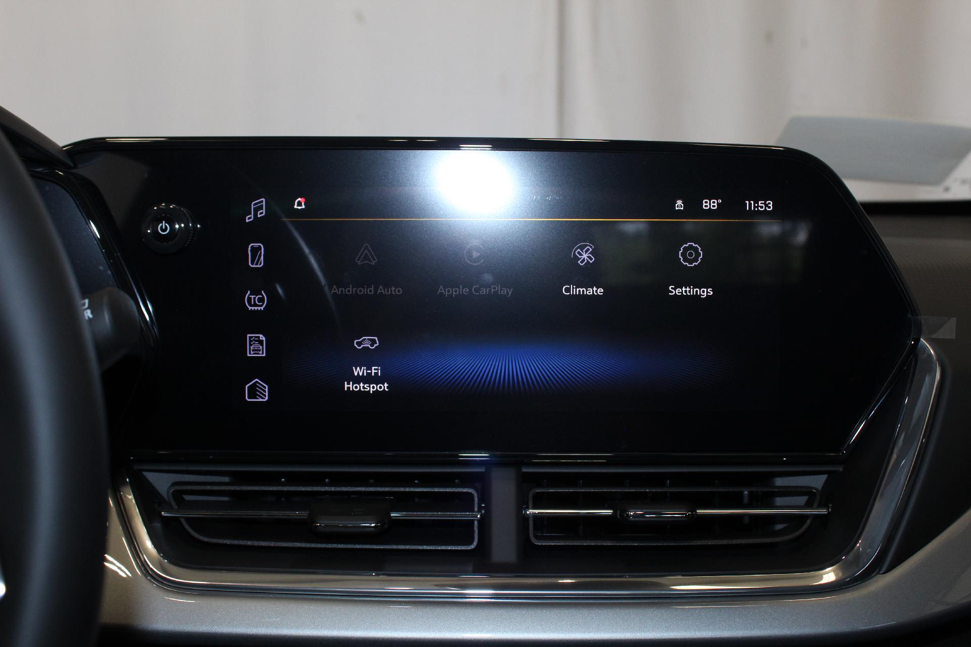 2025 Chevrolet Trax Vehicle Photo in NORTHAMPTON, MA 01060-1120
