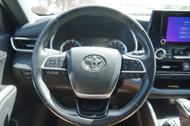 2024 Toyota Highlander Vehicle Photo in Riverdale, UT 84405