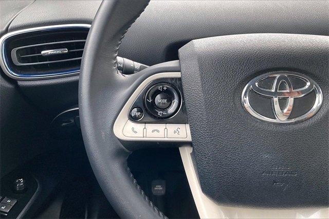 2017 Toyota Prius Vehicle Photo in INDEPENDENCE, MO 64055-1314