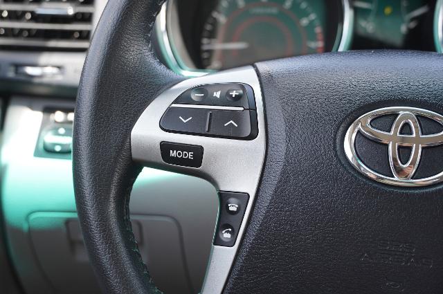 2013 Toyota Highlander Vehicle Photo in Riverdale, UT 84405