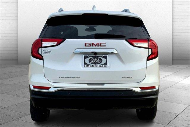 2024 GMC Terrain Vehicle Photo in TOPEKA, KS 66609-0000
