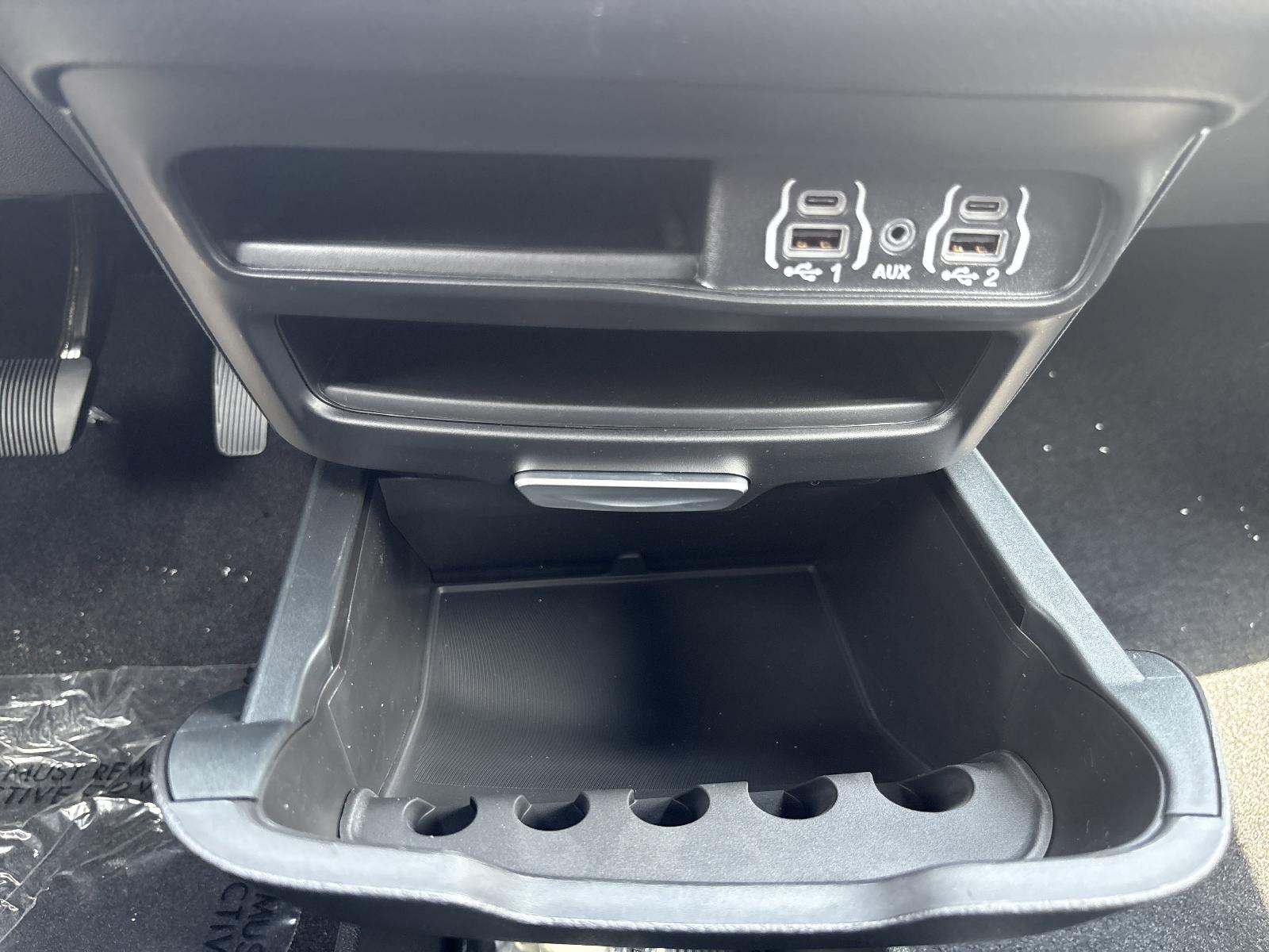 2025 Chrysler Voyager Vehicle Photo in Mechanicsburg, PA 17050-1707