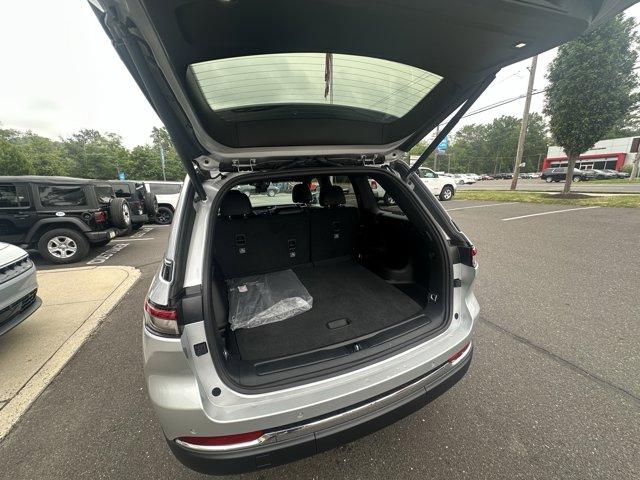 2025 Jeep Grand Cherokee Vehicle Photo in Doylsetown, PA 18901