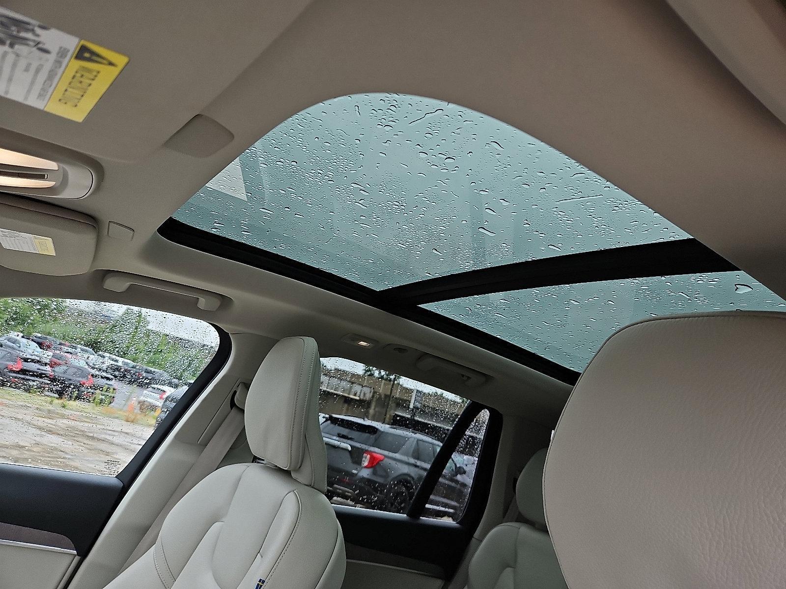 2023 Volvo XC90 Vehicle Photo in Trevose, PA 19053