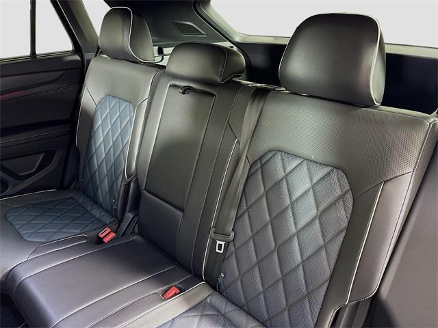 2024 Volkswagen Atlas Cross Sport Vehicle Photo in Puyallup, WA 98371