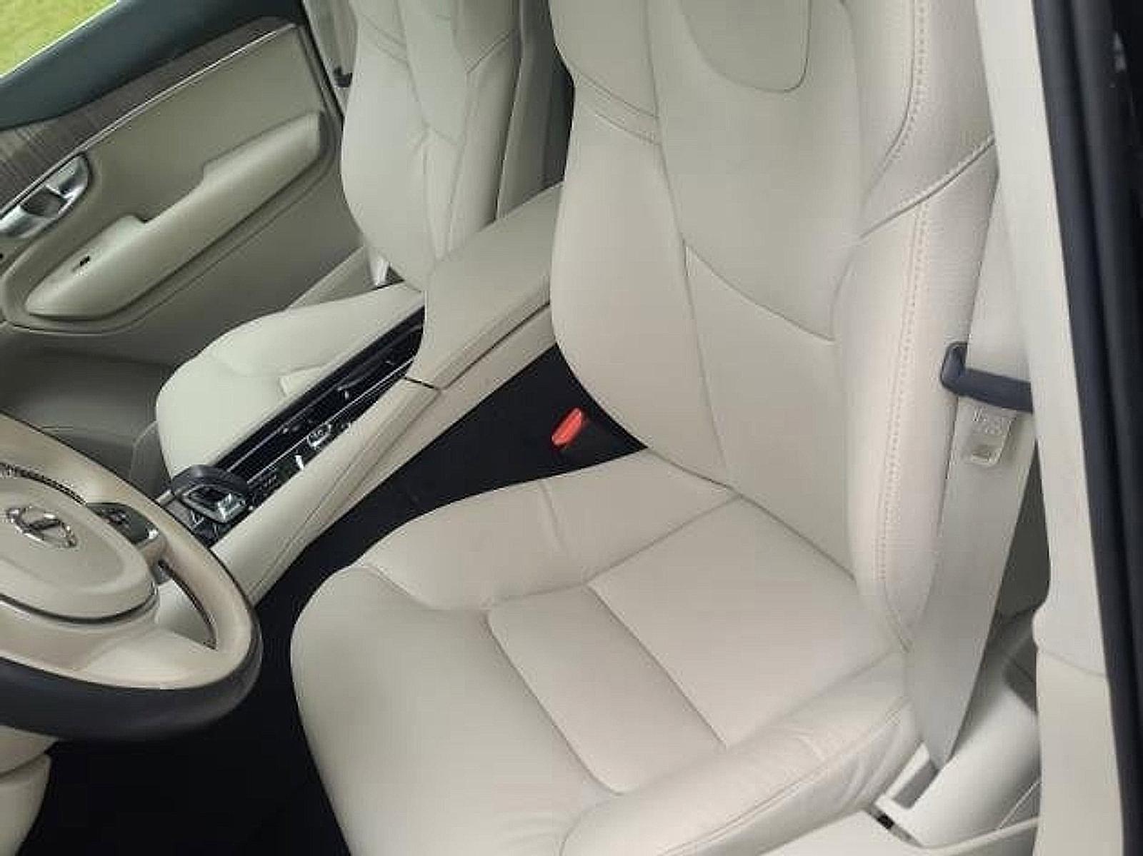 2024 Volvo XC90 Recharge Plug-In Hybrid Vehicle Photo in Trevose, PA 19053