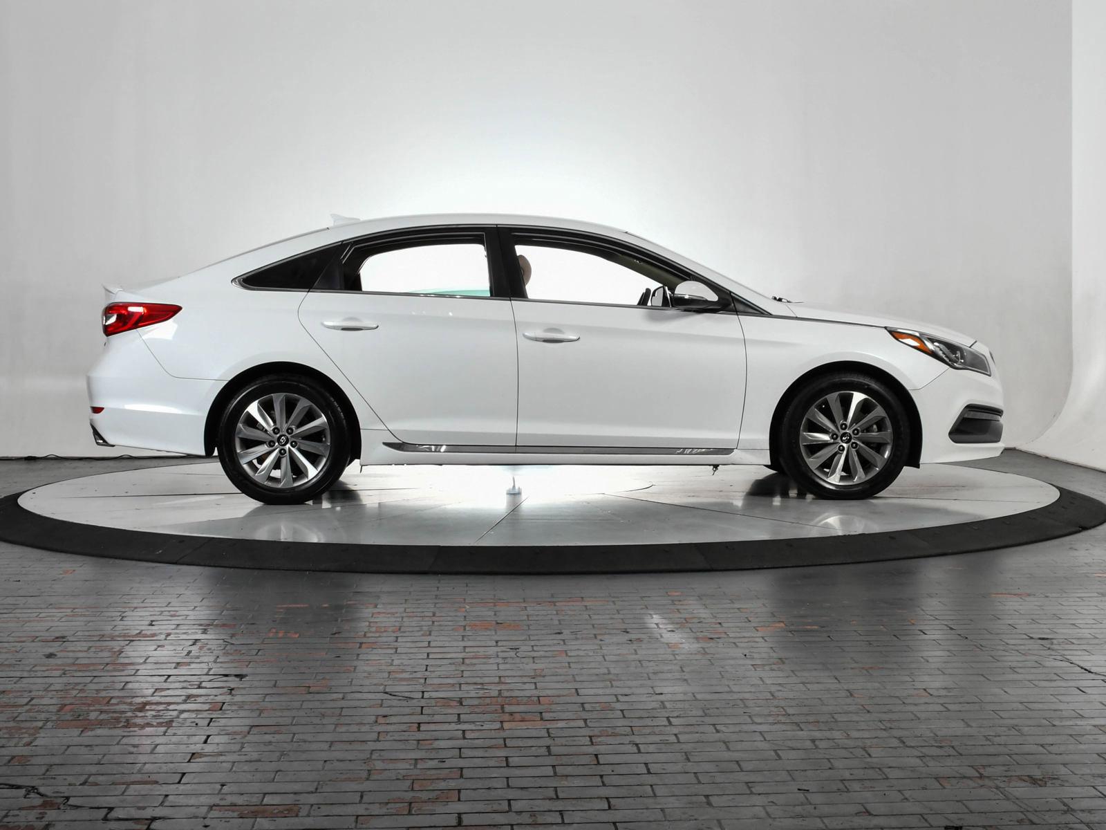 2016 Hyundai SONATA Vehicle Photo in DALLAS, TX 75235