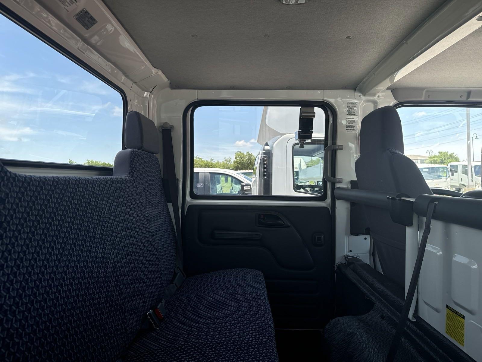 2025 Chevrolet Low Cab Forward 5500 XG Vehicle Photo in GEORGETOWN, TX 78626-7508