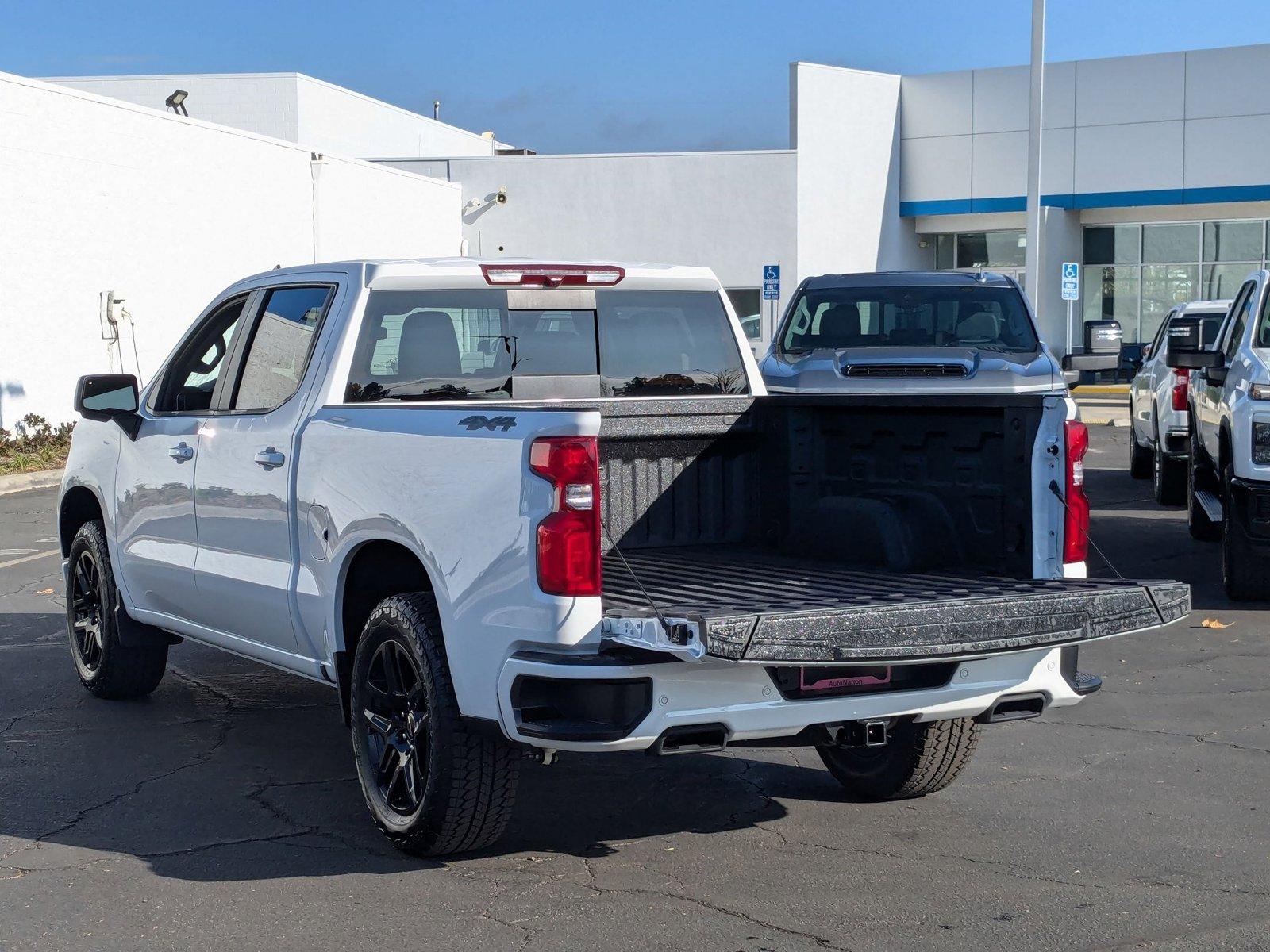 2025 Chevrolet Silverado 1500 Vehicle Photo in VALENCIA, CA 91355-1705