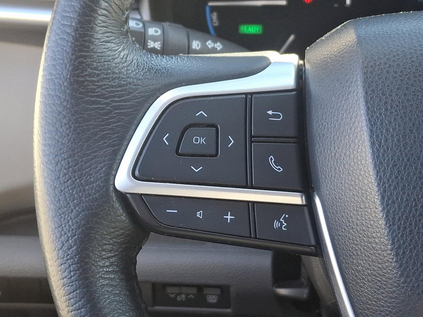 2022 Toyota Sienna Vehicle Photo in Trevose, PA 19053