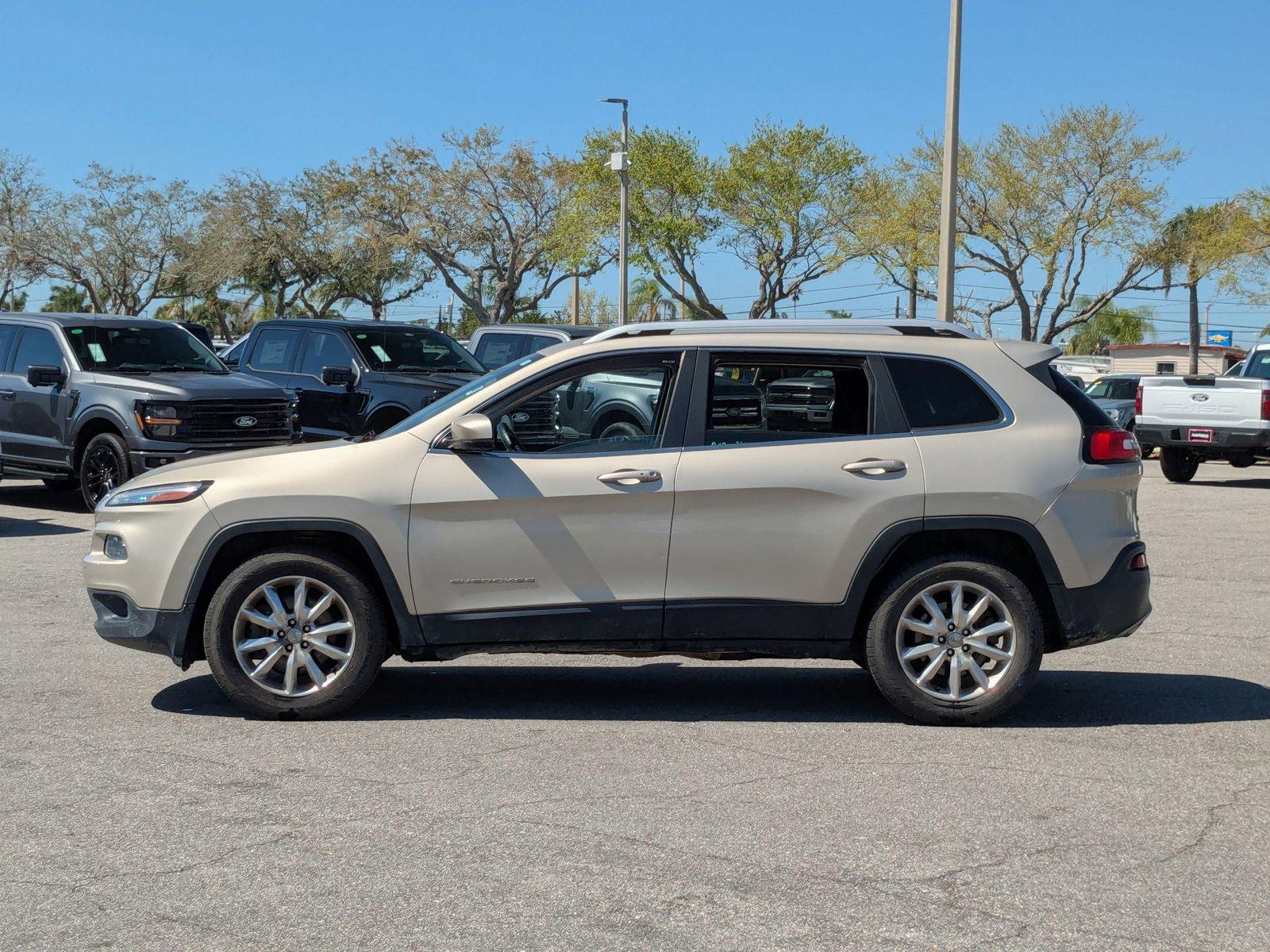 2014 Jeep Cherokee Vehicle Photo in St. Petersburg, FL 33713