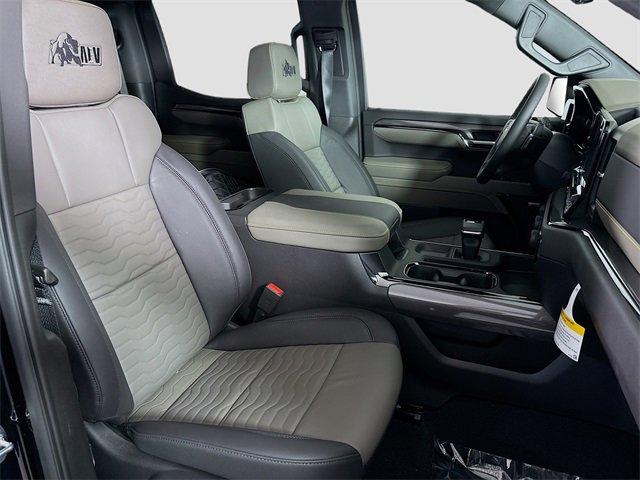 2025 Chevrolet Silverado 1500 Vehicle Photo in PUYALLUP, WA 98371-4149