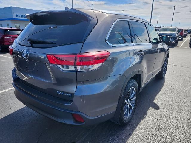 2017 Toyota Highlander Vehicle Photo in GREEN BAY, WI 54304-5303