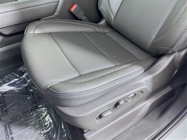 2025 GMC Sierra 2500 HD Vehicle Photo in PUYALLUP, WA 98371-4149