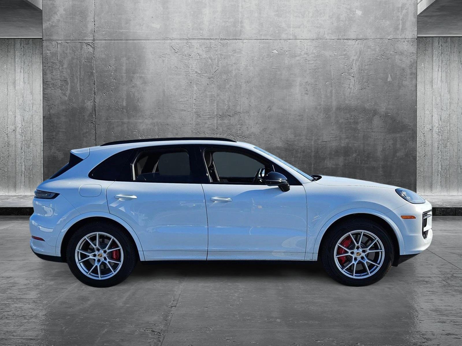 2024 Porsche Cayenne Vehicle Photo in Fort Lauderdale, FL 33316