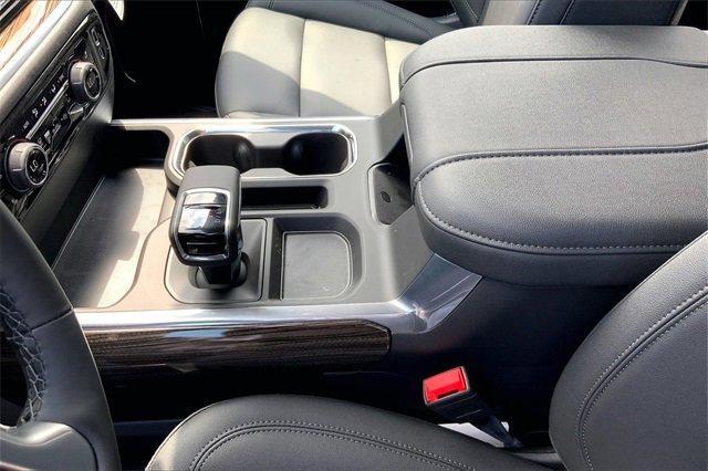 2025 Chevrolet Silverado 1500 Vehicle Photo in KANSAS CITY, MO 64114-4502
