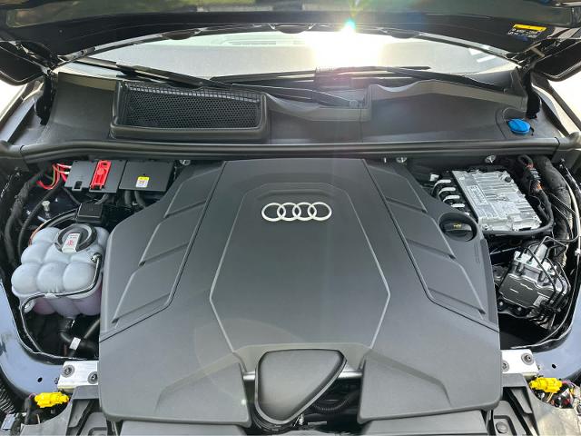 2025 Audi Q7 Vehicle Photo in HOUSTON, TX 77090