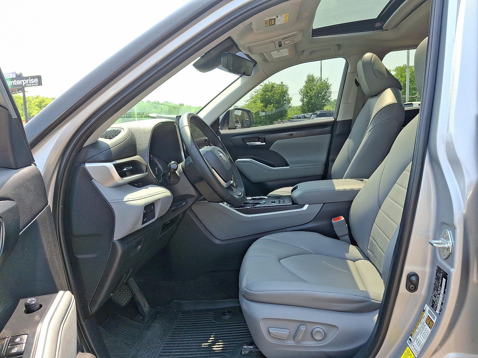 2023 Toyota Highlander Vehicle Photo in Trevose, PA 19053