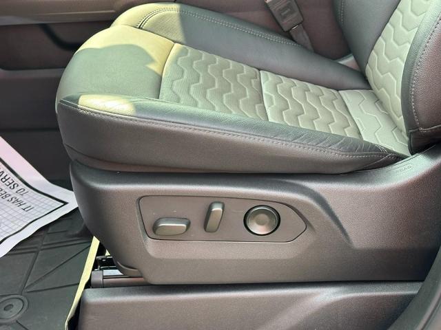 2024 Chevrolet Silverado 1500 Vehicle Photo in COLUMBIA, MO 65203-3903