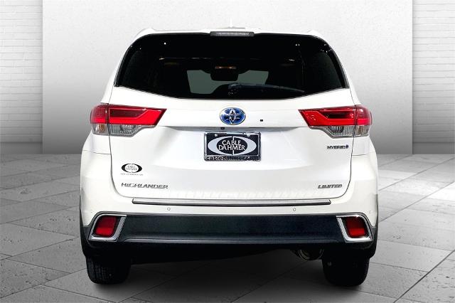 2017 Toyota Highlander Vehicle Photo in Lees Summit, MO 64086