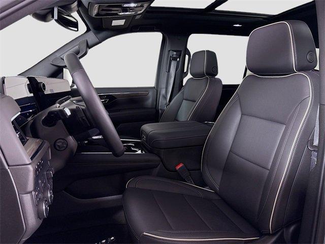 2025 Chevrolet Suburban Vehicle Photo in PUYALLUP, WA 98371-4149