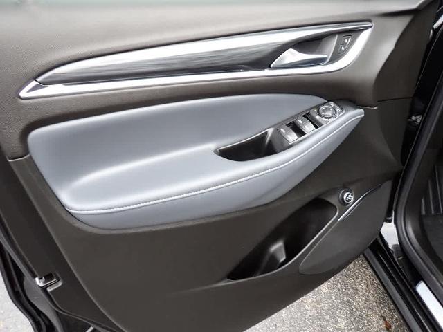 2024 Buick Enclave Vehicle Photo in ZELIENOPLE, PA 16063-2910