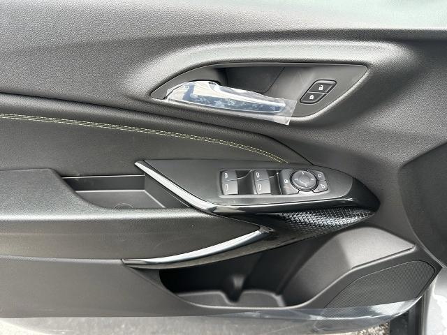 2025 Chevrolet Trax Vehicle Photo in GARDNER, MA 01440-3110