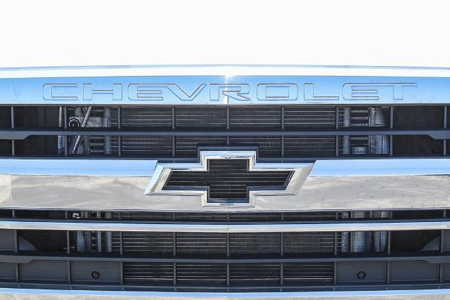 2023 Chevrolet Silverado Chassis Cab Vehicle Photo in VENTURA, CA 93003-8585