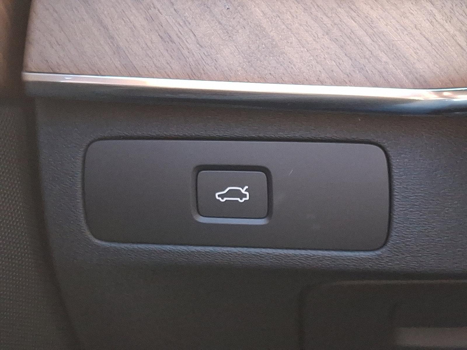 2025 Volvo XC90 Vehicle Photo in Trevose, PA 19053
