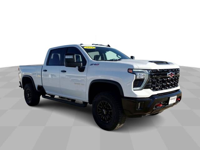 Used 2024 Chevrolet Silverado 2500HD ZR2 with VIN 1GC4YYE78RF351134 for sale in Quincy, IL